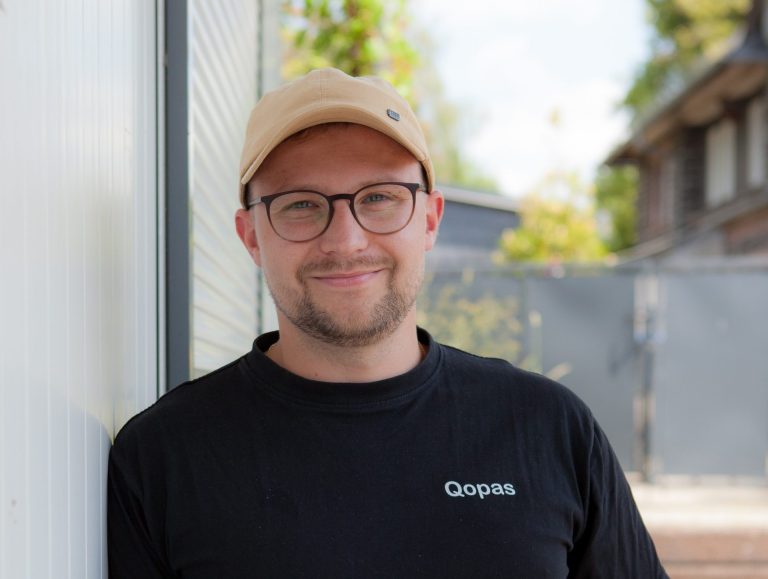 Mitarbeiter im Service bei Qopas Dennis Müller