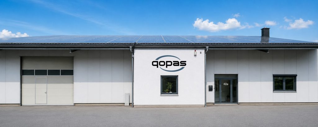 Gebäude am Hauptsitz der QOPAS GmbH in Driedorf