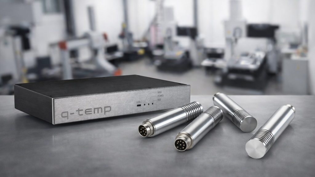 Q-Temp System von QOPAS mit Q-Temp Core und Temperatursensoren vor einem Prüflabor